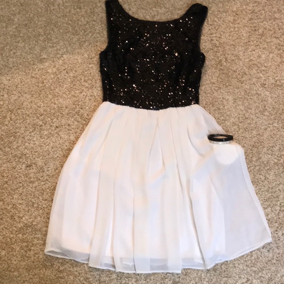 Party Dress Black/White Final Sale - Picture 2 of 5